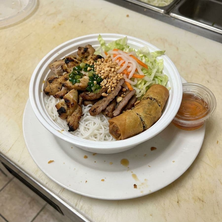 Grilled Chicken, Pork and Egg Roll