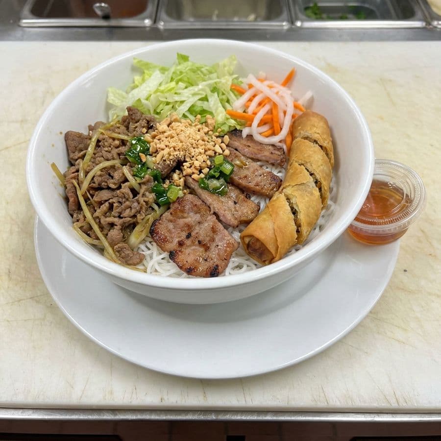 Stir-beef, Pork and Egg Roll